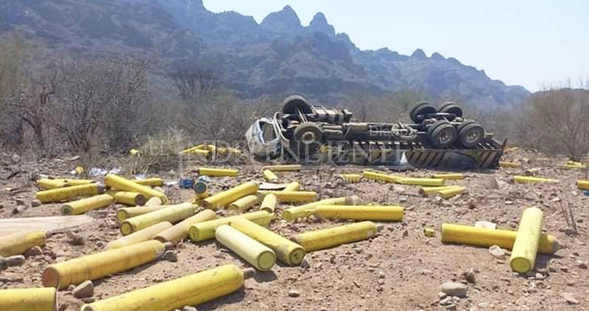 Fallece conductor en volcadura cerca de Loreto