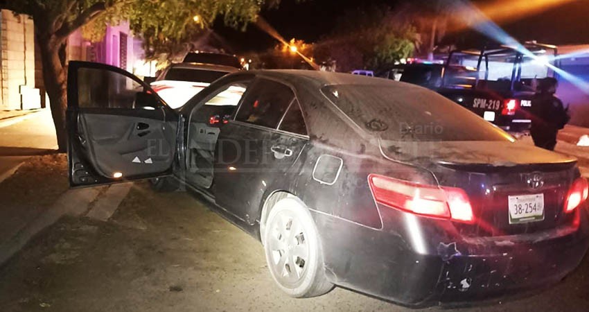 Tras persecución, policía recupera carro robado en La Paz