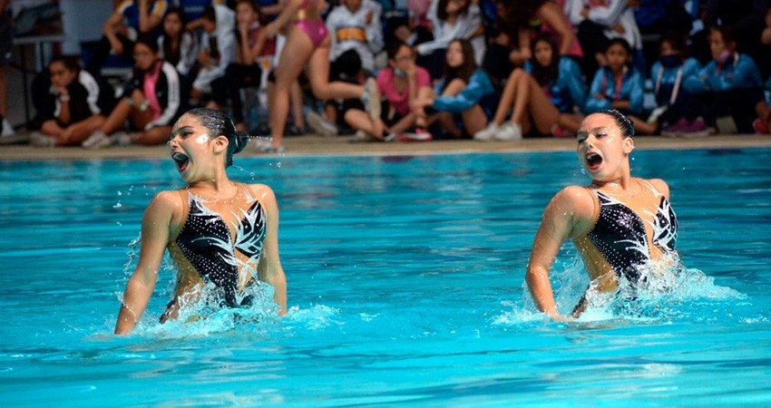 Las Sudcalifornianas Esabella Díaz y Lucía Morales lucieron en nado sincronizado