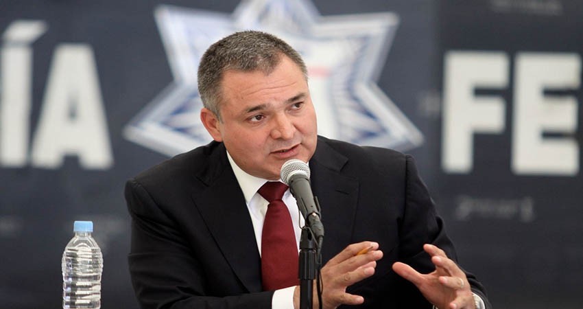 Existen pruebas contra García Luna donde amenazó y sobornó periodistas