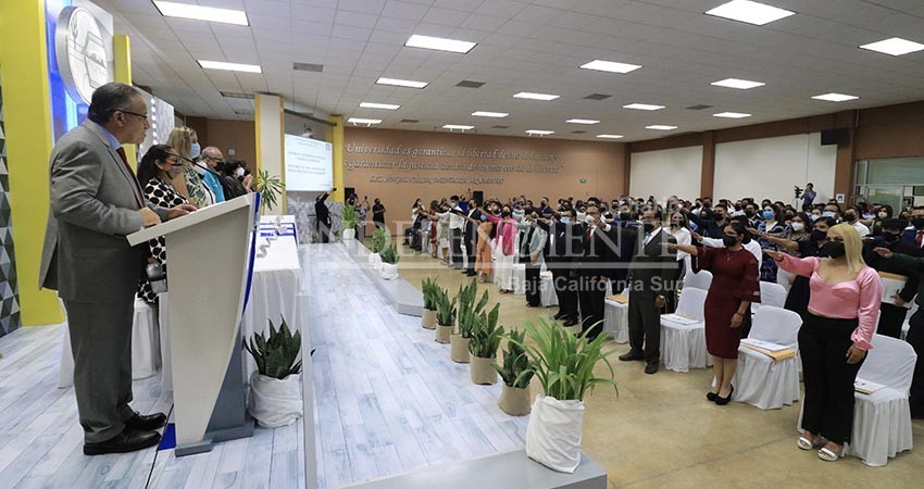 Entrega UABCS nuevos profesionistas a la sociedad