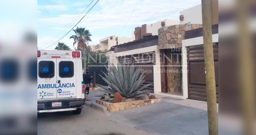 Mujer encuentra a su hijo sin vida en el patio de su vivienda