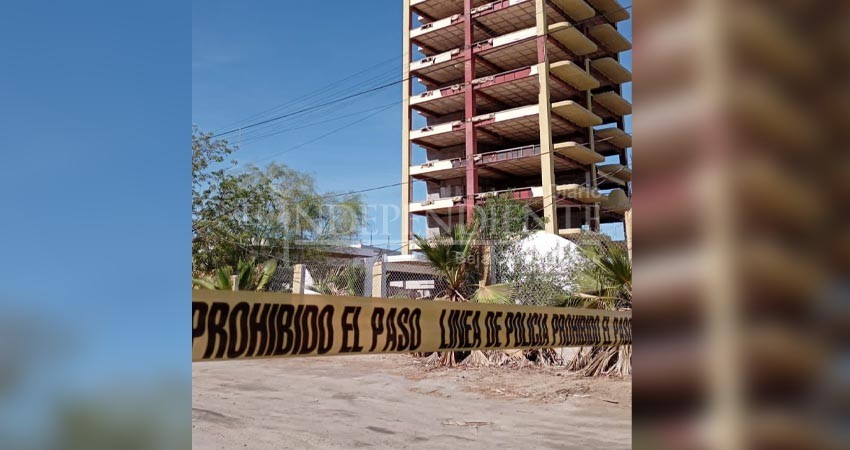Joven se arrojó desde un edificio abandonado en La Paz