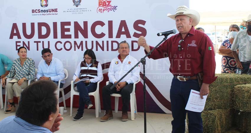 Gobierno entrega apoyos a ganaderos de las pocitas para contrarrestar efectos de la sequía