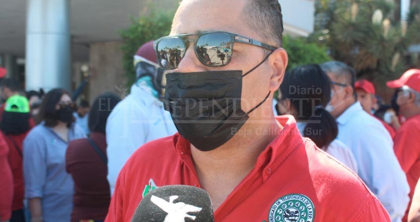 Empleados de Telmex exigen plazas y respeto a jubilaciones; posible huelga este jueves