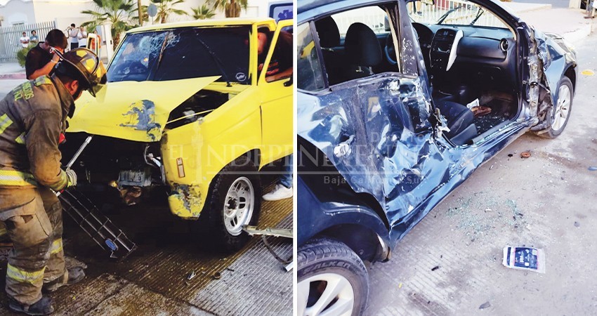 Dos lesionados graves en choque de dos carros y una moto