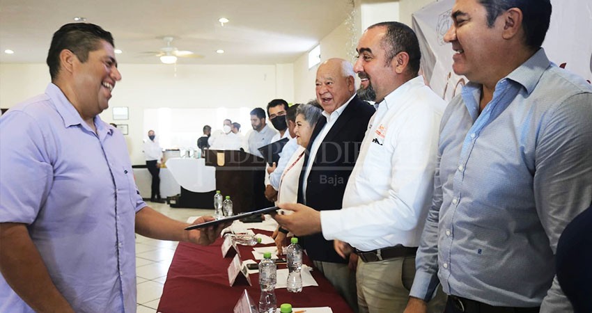 Pide SNTE apoyos para “compensados” en Día del Personal de Apoyo a la Educación