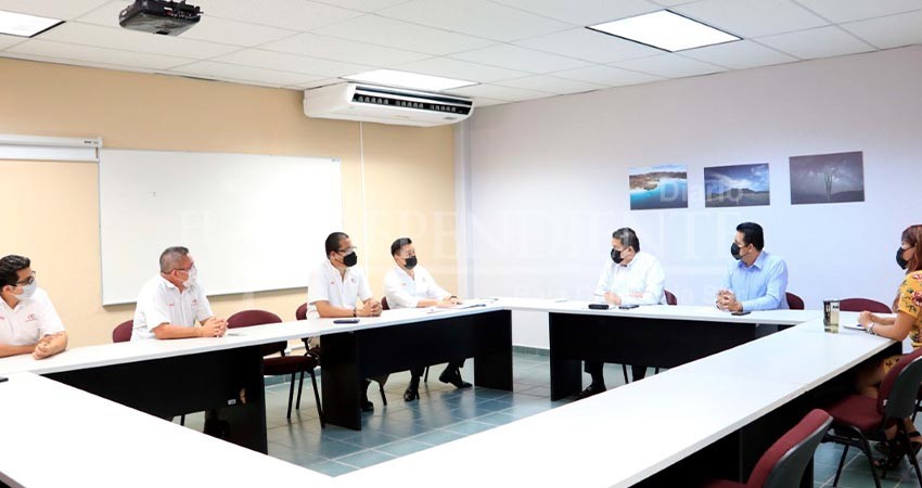 UABCS y Arca Continental buscan materializar convenio para que estudiantes realicen prácticas en la empresa