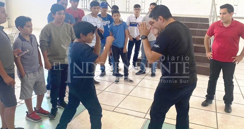 Sostiene Erik “Terrible” Morales encuentro con boxeadores paceños