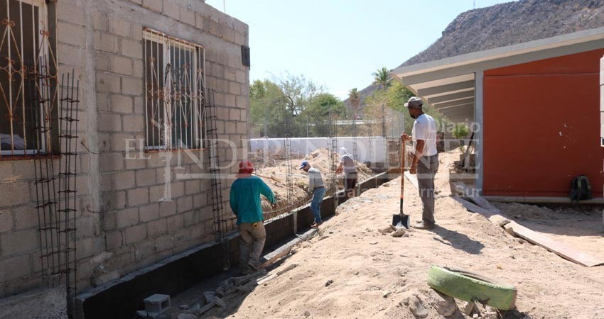 Construye y rehabilita SEP BCS escuelas de nivel básico