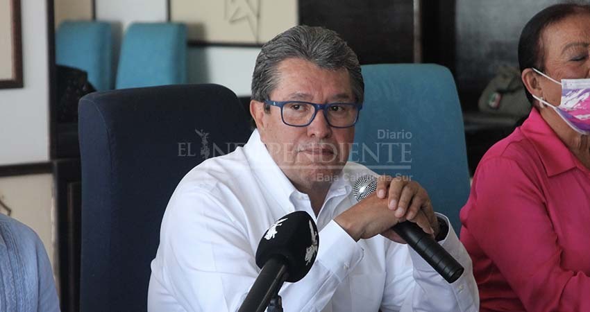 No descarta Ricardo Monreal salir de Morena