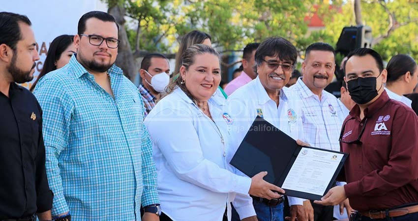 Entrega el Ayuntamiento Los Cabos 29 bases sindicales a trabajadores