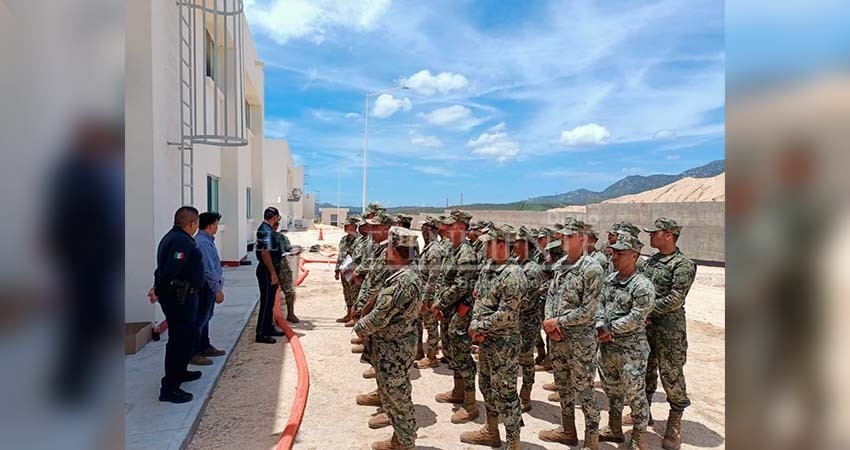 Trabajan SEMAR y SP en seguridad elementos policiacos
