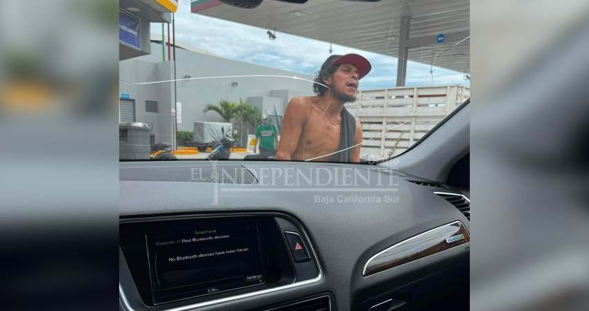 Joven es agredida en semáforo de CSL; agresor acumula varios ataques