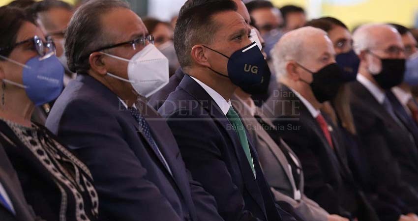 Presente rector de la UABCS en inauguración de la Universiada Cervantina en Guanajuato