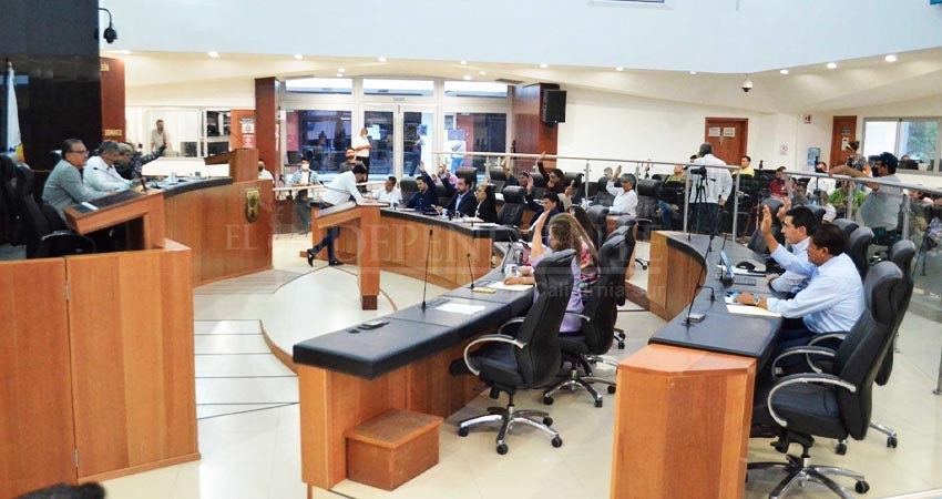 Recibe Congreso iniciativas ciudadanas para eliminar fuero en BCS y expedir una Ley de Movilidad y Transportes