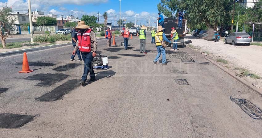 Gobierno del Estado y Ayuntamiento, atienden de manera emergente vialidades de La Paz