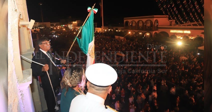 Encabeza Leggs Castro en Los Cabos el Grito de Independencia