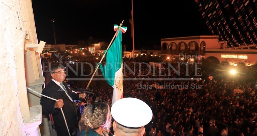 Encabeza Leggs Castro en Los Cabos el Grito de Independencia