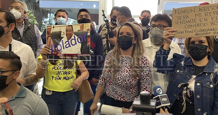 "Que no caben su tumba los diputados"; piden ante el desafuero de Cayetano