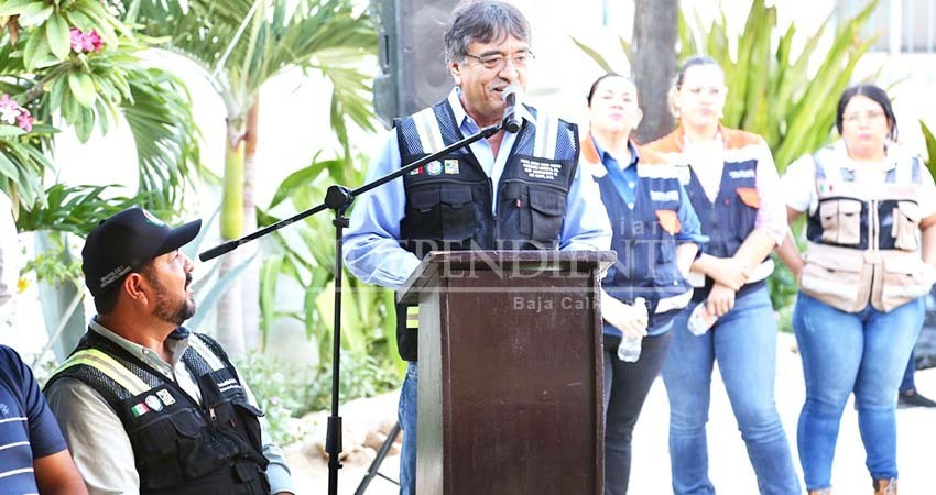 Encabeza el alcalde Leggs Castro el inicio a obras de pavimentación en CSL