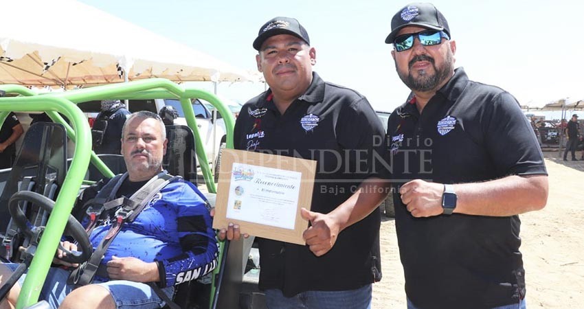 Participan los carros más rápidos de la península en los arrancones sobre arena “Sand Drags”