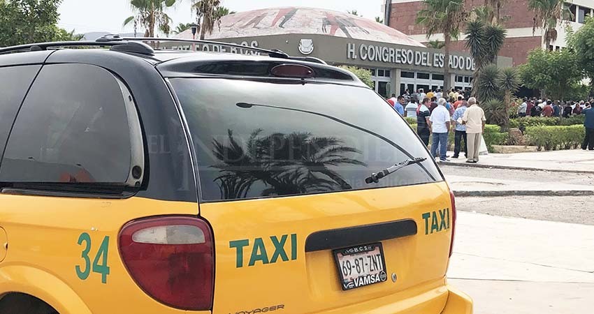 Aplaza el Congreso los foros de la Ley de Movilidad