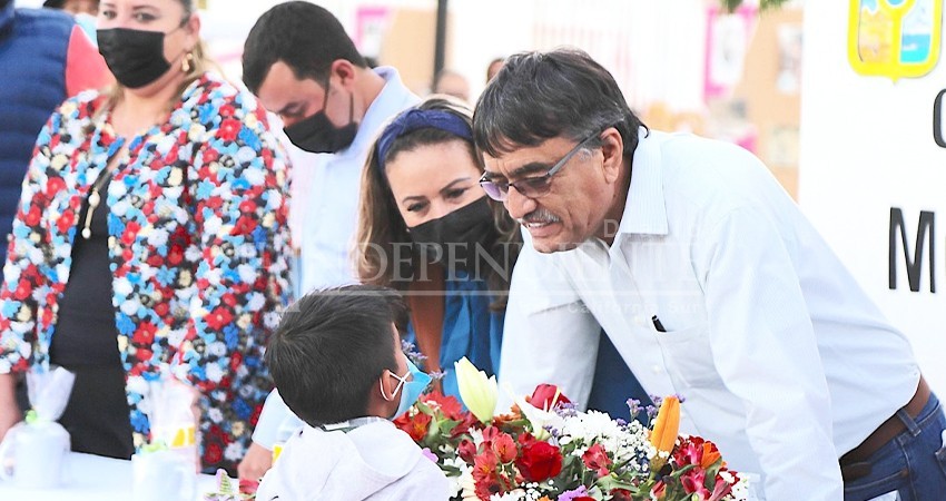 Leggs Castro vuelve a posicionarse entre los 3 mejores alcaldes de México