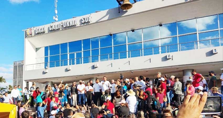 Aplicarán descuentos a maestros paristas: Castro Cosío