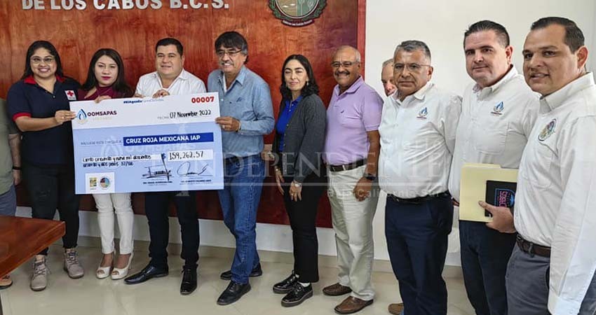 Pago mensual de usuarios de Oomsapas Los Cabos, permite la entrega de un apoyo económico a Bomberos y Cruz Roja