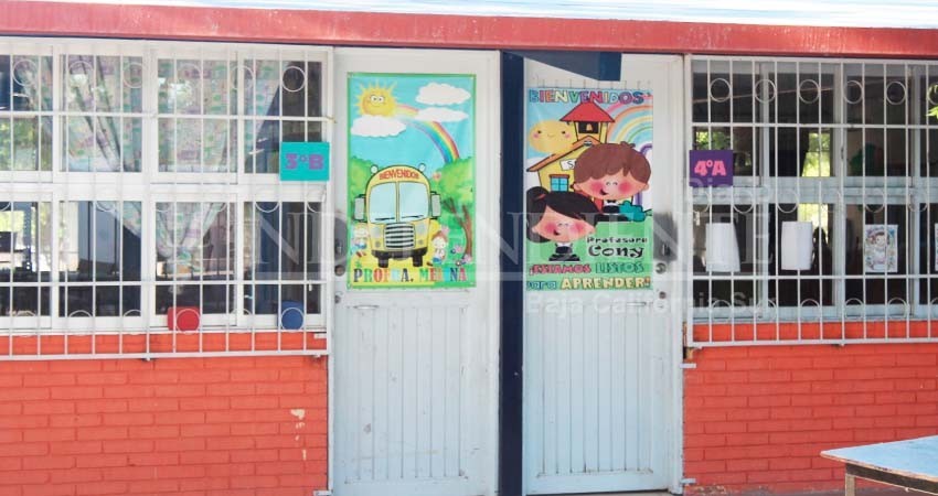 Pide Asociación Estatal de Padres acordar las plazas para volver a las aulas