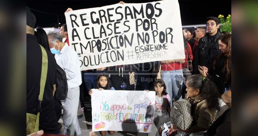 “Con el Puchas, o sin el Puchas, seguiremos en la lucha”; protestan en informe de Milena