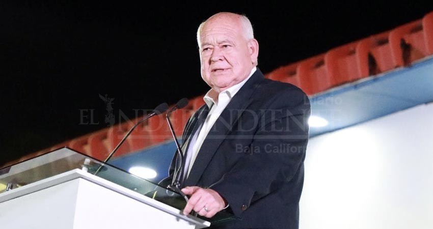 Defiende gobernador sede de su primer informe