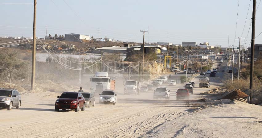“Batallamos” con SEDATU y SHCP para pavimentar calle la Tamaral: Castro Cosío
