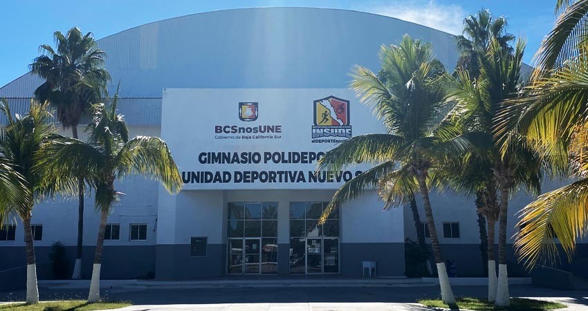 Avanzan las obras de rehabilitación en el polideportivo de La Paz