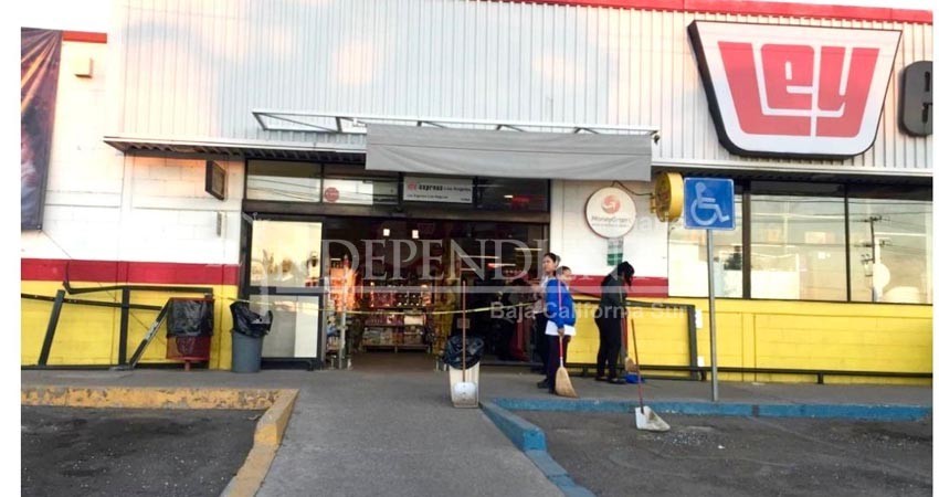 Robo salchichas y quesos de una tienda Ley