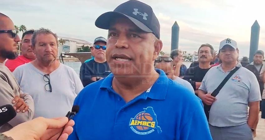 Acusan a Profepa de “violentar” convenio con guías de tiburón ballena en La Paz