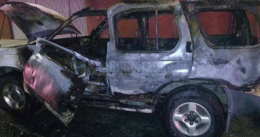 Explotó el tanque de gas dentro de su camioneta; hay dos lesionados
