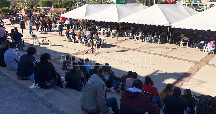 Demandan trabajadores burócratas de BCS el pago completo del bono navideño