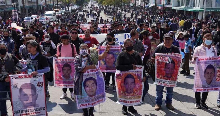 El gobierno federal incumple en resolver el caso Iguala: normalistas de Ayotzinapa
