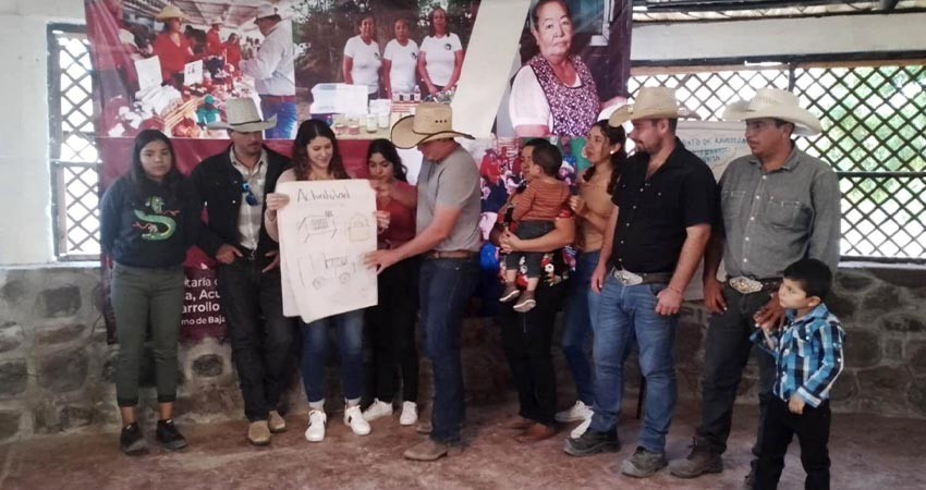 Impulsa gobierno estatal capacitación y organización de comunidades rurales