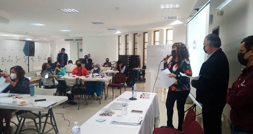 Capacita SEP a docentes que atienden a niñas y niños migrantes en BCS