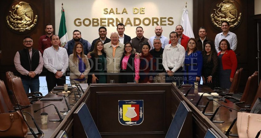 A elevar la calidad de procuración de justicia llama el gobernador Víctor Castro Cosío a servidores públicos de la institución