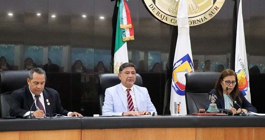 Poderes públicos conmemoran los 48 años de la promulgación de la constitución política de BCS