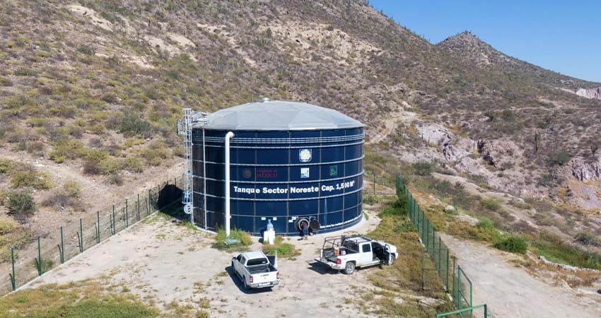 Repara OOMSAPAS La Paz una fuga de agua en el tanque en Loma Obrera