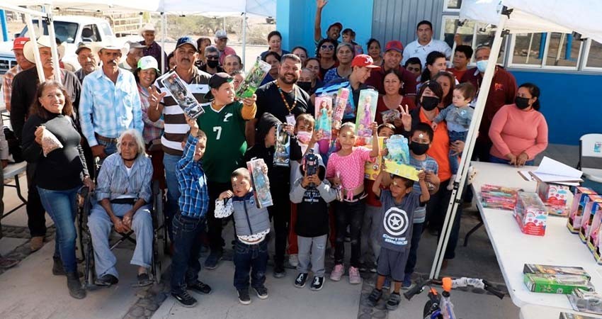 Entregó DIF Municipal La Paz 532 juguetes a niñas y niños de la zona rural