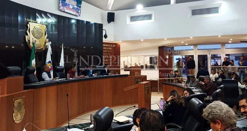 Desechan terna de candidatos a Fiscal Anticorrupción