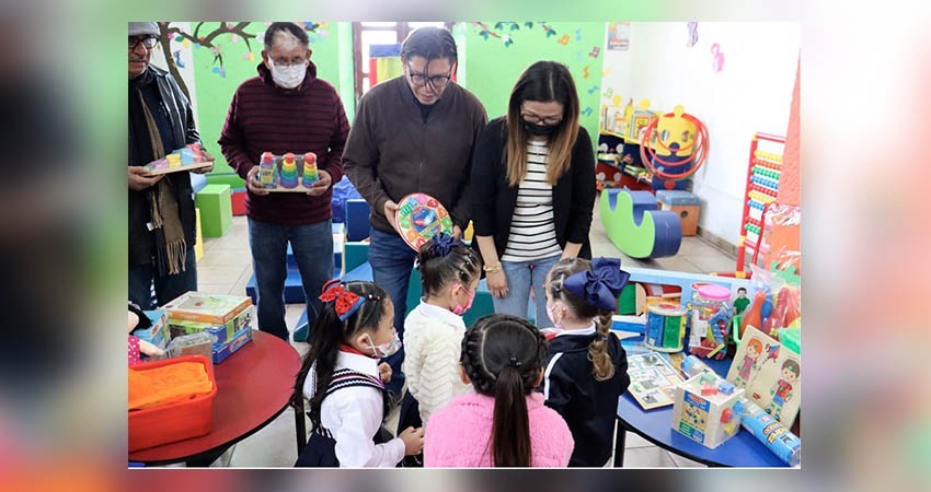 Entrega ISC juguetes didácticos a bibliotecas públicas