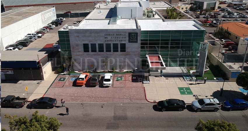 47 médicos especialistas cubanos trabajan en hospitales IMSS de BCS