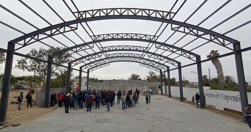 Avanza la rehabilitación de la cancha en Bahía Asunción; invierten 5.7 mdp